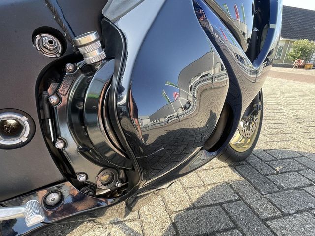 suzuki - gsx-r-1300-hayabusa