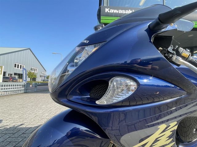 suzuki - gsx-r-1300-hayabusa