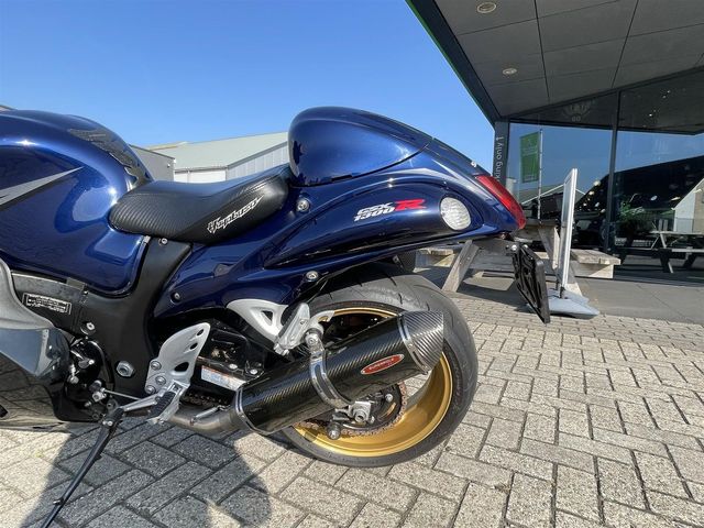 suzuki - gsx-r-1300-hayabusa
