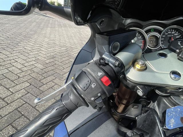 suzuki - gsx-r-1300-hayabusa