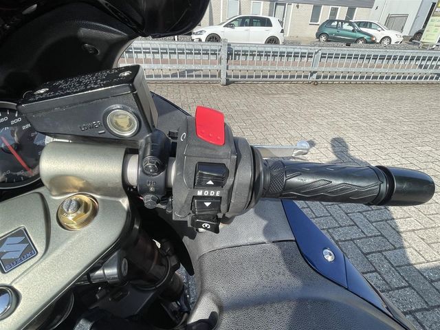 suzuki - gsx-r-1300-hayabusa