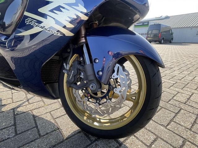 suzuki - gsx-r-1300-hayabusa