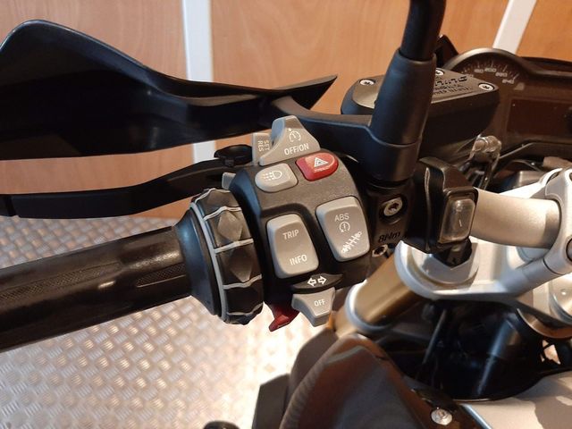 bmw - r-1200-r