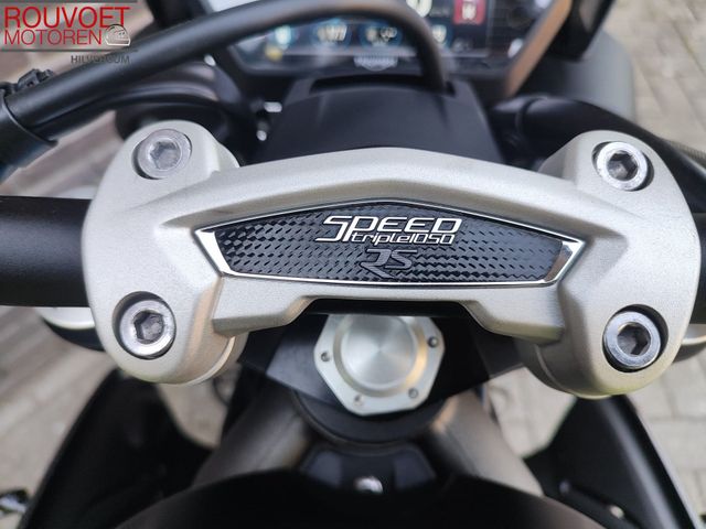 triumph - speed-triple-rs