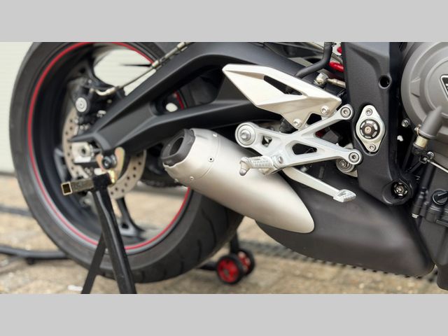 triumph - street-triple-765-r