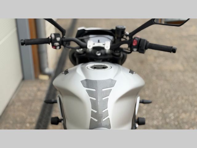 triumph - street-triple-765-r