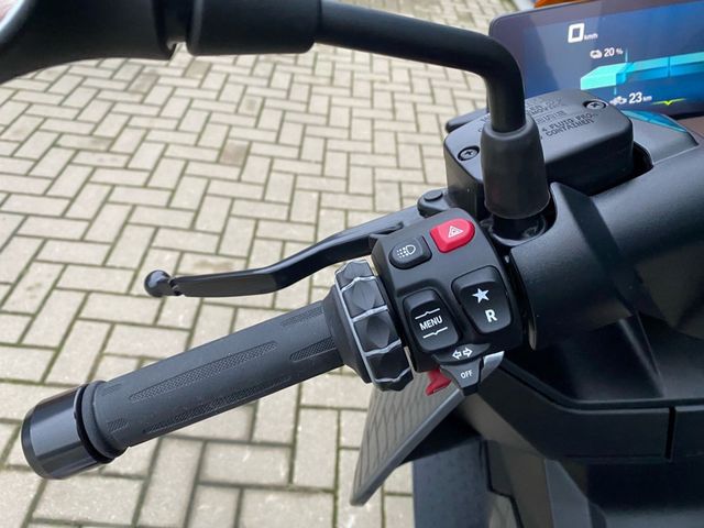 bmw - ce-04