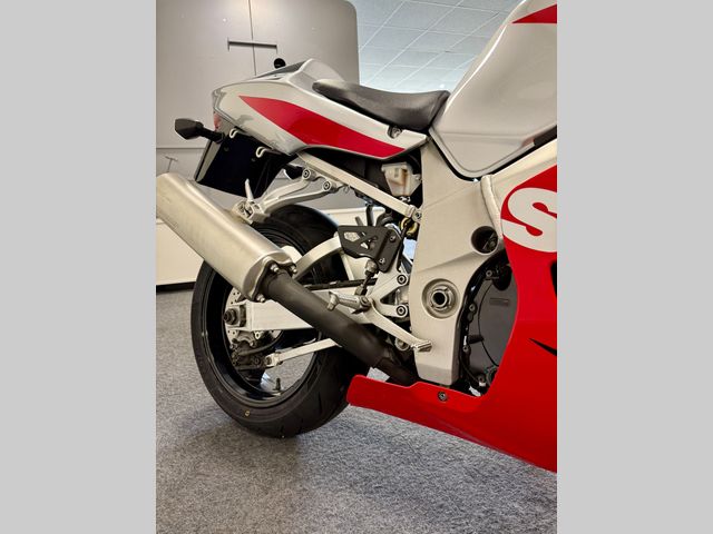 suzuki - gsx-r-750