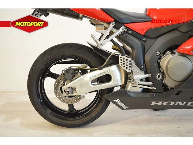 honda - cbr-1000-rr-fireblade