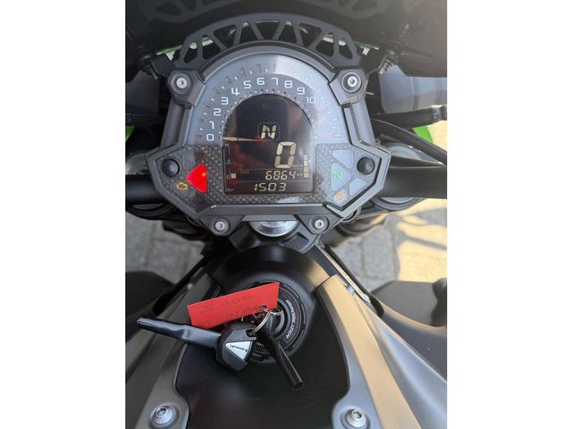 kawasaki - z900