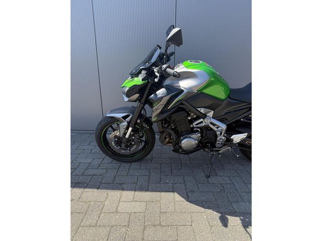 kawasaki - z900