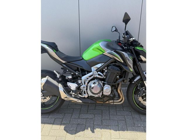kawasaki - z900