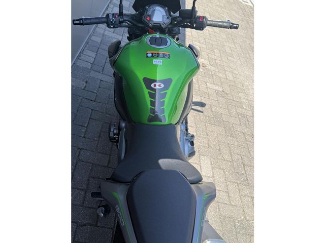 kawasaki - z900
