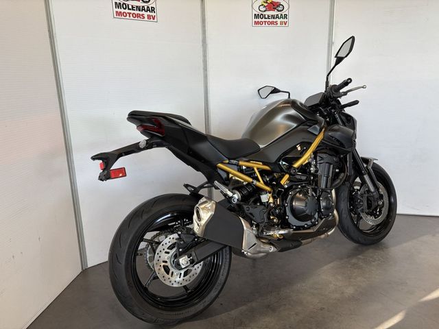 kawasaki - z900