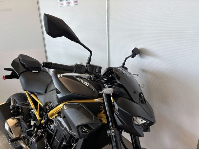 kawasaki - z900