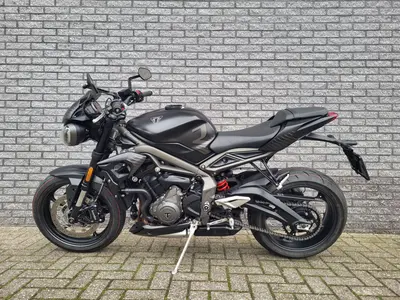 TRIUMPH STREET TRIPLE R – foto 3