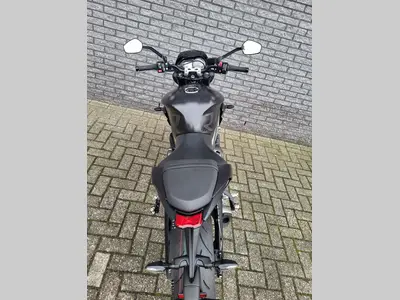 TRIUMPH STREET TRIPLE R – foto 4