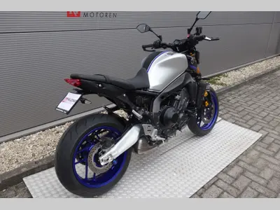 YAMAHA MT 09 SP – foto 3
