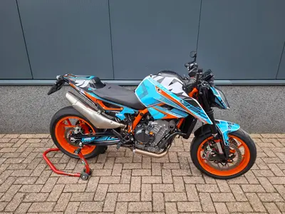 KTM 890 DUKE R – foto 4
