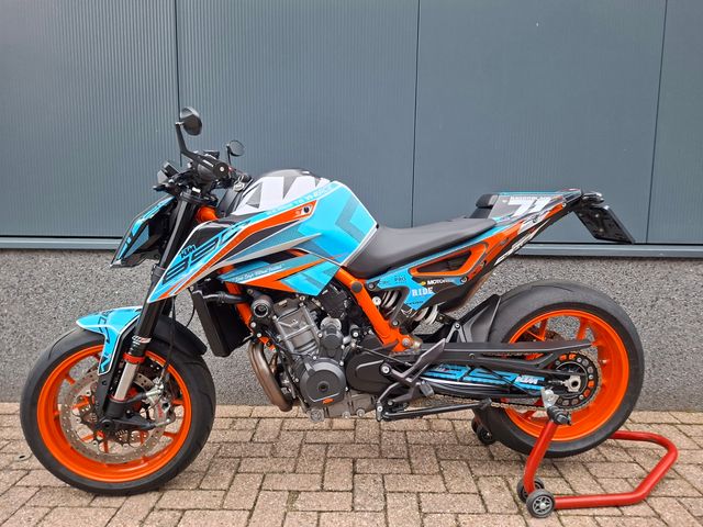 ktm - 890-duke-r
