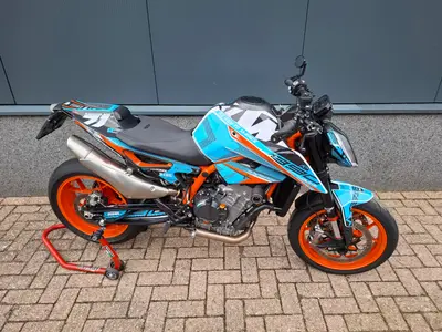 KTM 890 DUKE R – foto 3