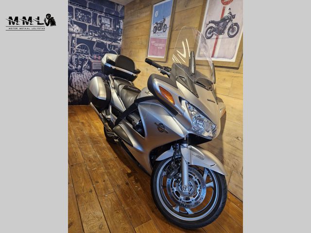 honda - st-1300-pan-european