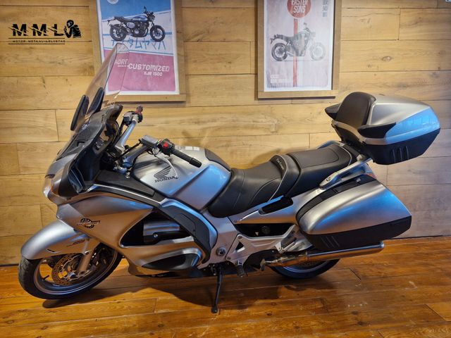 honda - st-1300-pan-european