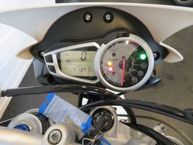 triumph - street-triple-675