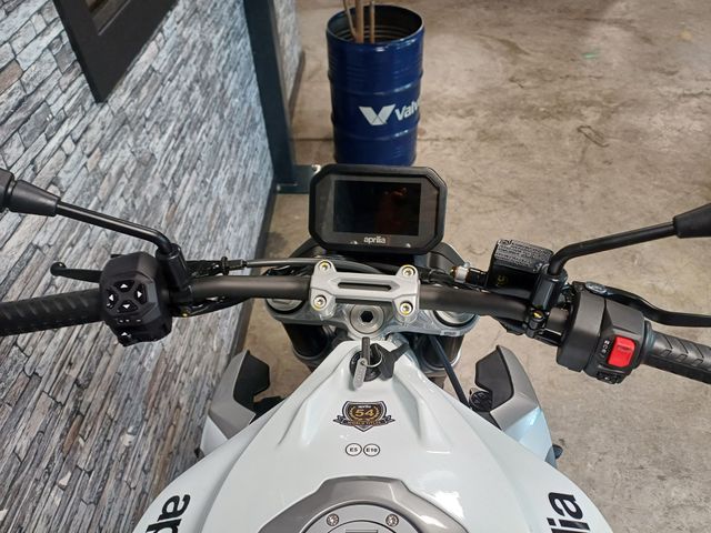 aprilia - tuono-457