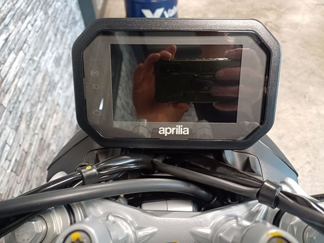 aprilia - tuono-457