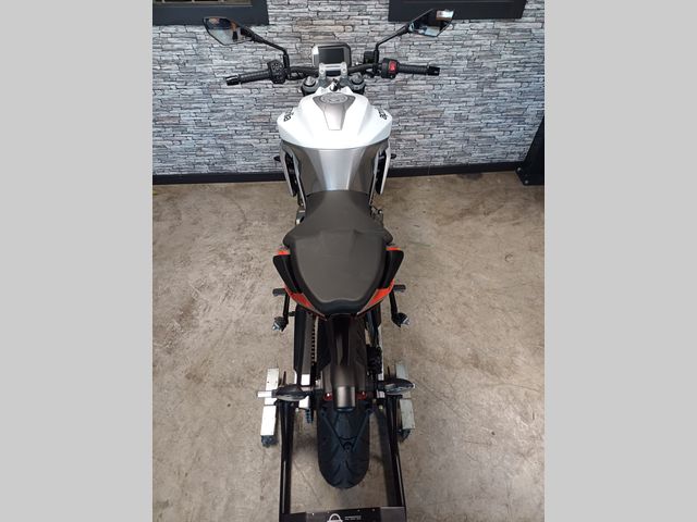aprilia - tuono-457