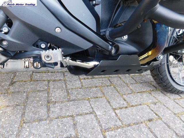 bmw - r-1300-gs-triple-black