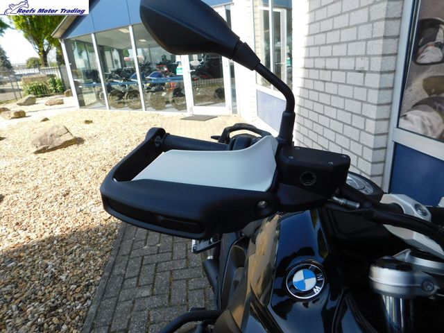 bmw - r-1300-gs-triple-black