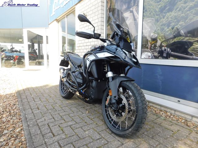 bmw - r-1300-gs-triple-black
