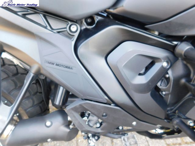 bmw - r-1300-gs-triple-black