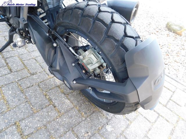 bmw - r-1300-gs-triple-black