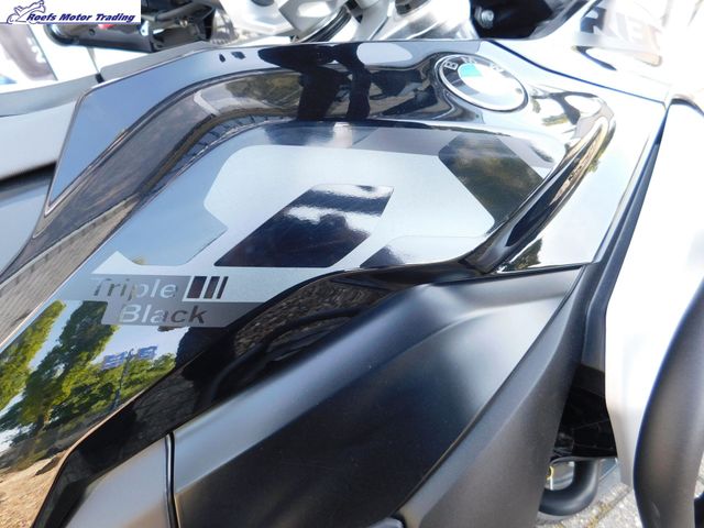 bmw - r-1300-gs-triple-black