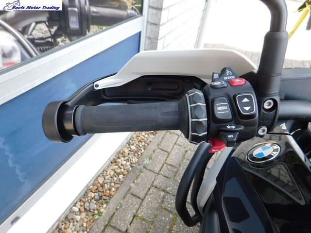 bmw - r-1300-gs-triple-black
