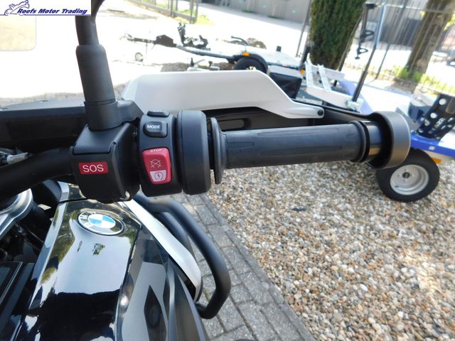 bmw - r-1300-gs-triple-black