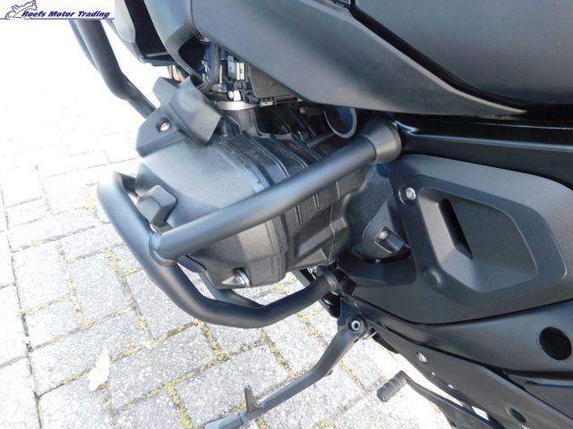 bmw - r-1300-gs-triple-black