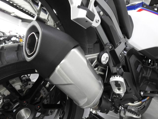 bmw - r-1300-gs-adventure