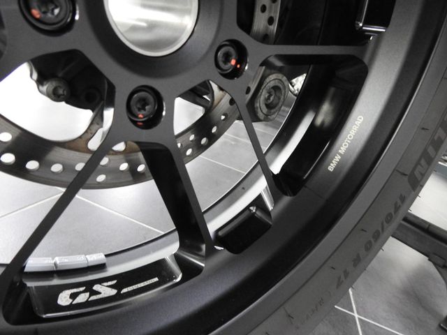 bmw - r-1300-gs-adventure