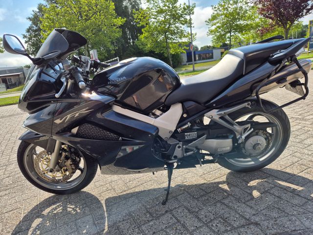 honda - vfr-800-vtec-abs