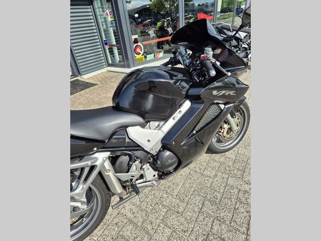 honda - vfr-800-vtec-abs