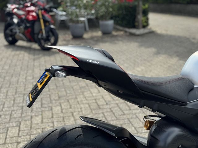 ducati - streetfighter-v4-sp