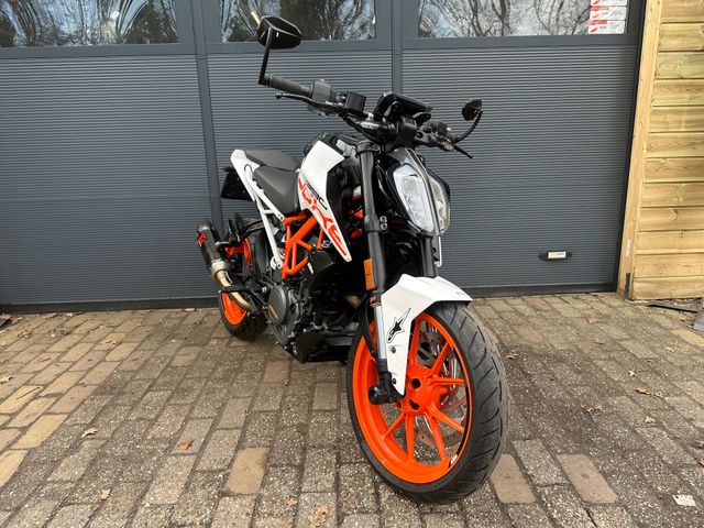ktm - 390-duke