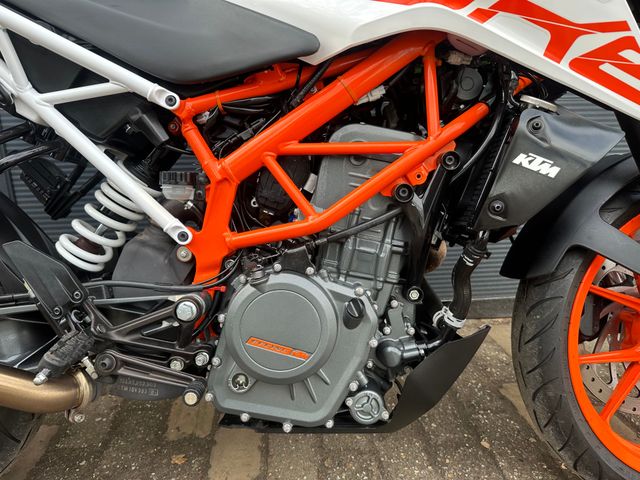 ktm - 390-duke