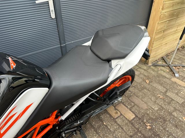 ktm - 390-duke