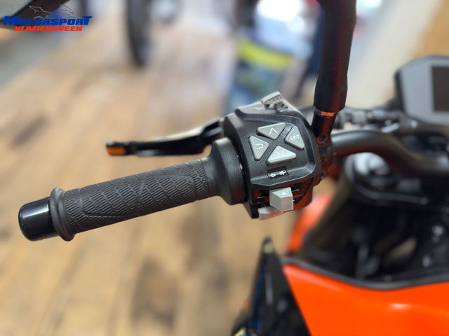 ktm - 890-duke-gp