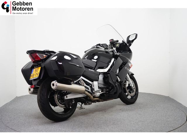 yamaha - fjr-1300-explorer